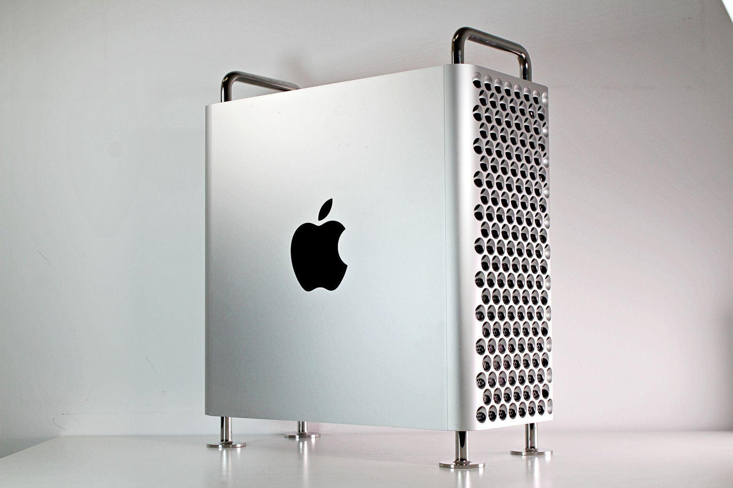 2019 Apple Mac Pro Desktop A1991 2.7GHz 24-Core