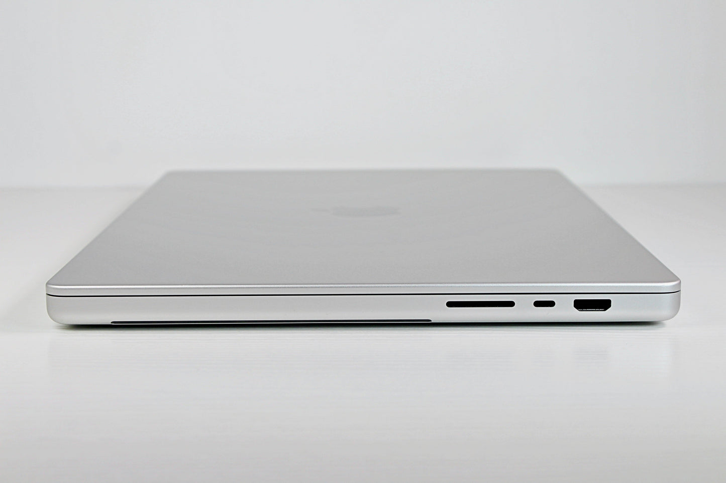 Apple MacBook Pro (2021) 14-inch M1 Max 32-Core GPU 64GB RAM 1TB SSD