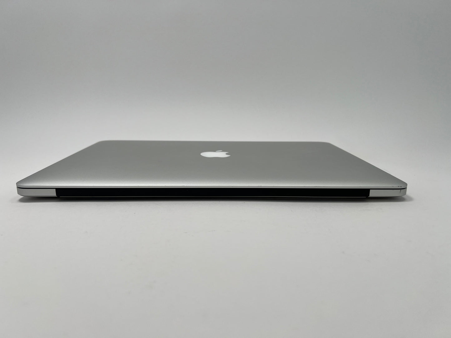 MacBook Pro (2015) 15-inch – Intel Core i7 2.8GHz – 16GB RAM 512GB SSD – Radeon R9 M370X