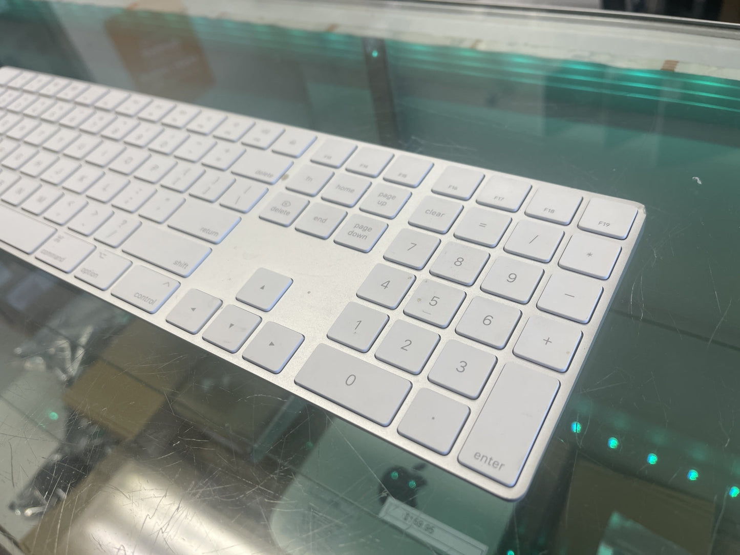 Apple Magic Keyboard with Numeric Keypad MQ052LL/A Silver – Wireless