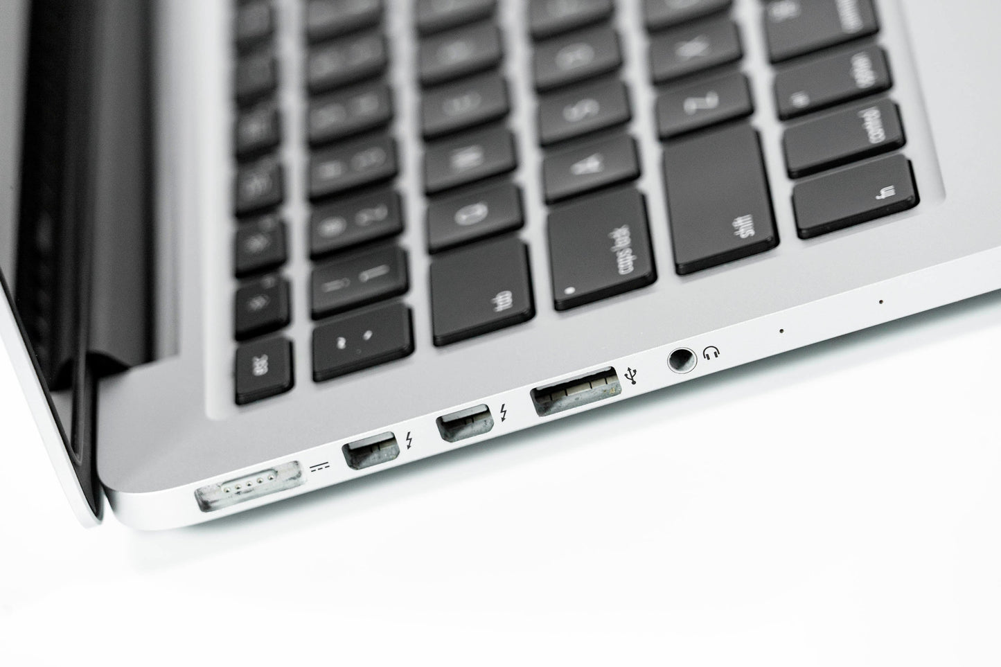 MacBook Pro (2015) 13-inch – Intel Core i5 2.7GHz – Iris Graphics 6100