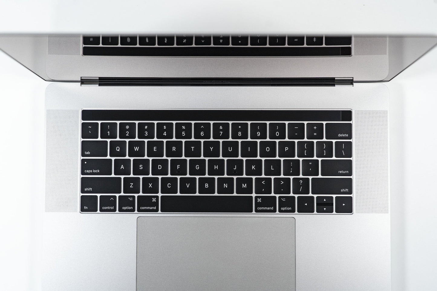 MacBook Pro (2019) 15-inch – Intel Core i9 2.4GHz – 32GB RAM 512GB SSD – 4 Cycles