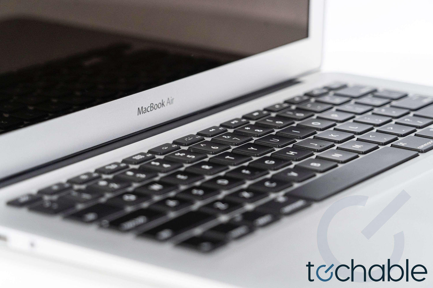 Apple MacBook Air 13-inch (Early 2015) 1.6GHz Core i5 4GB RAM MJVE2LL/A