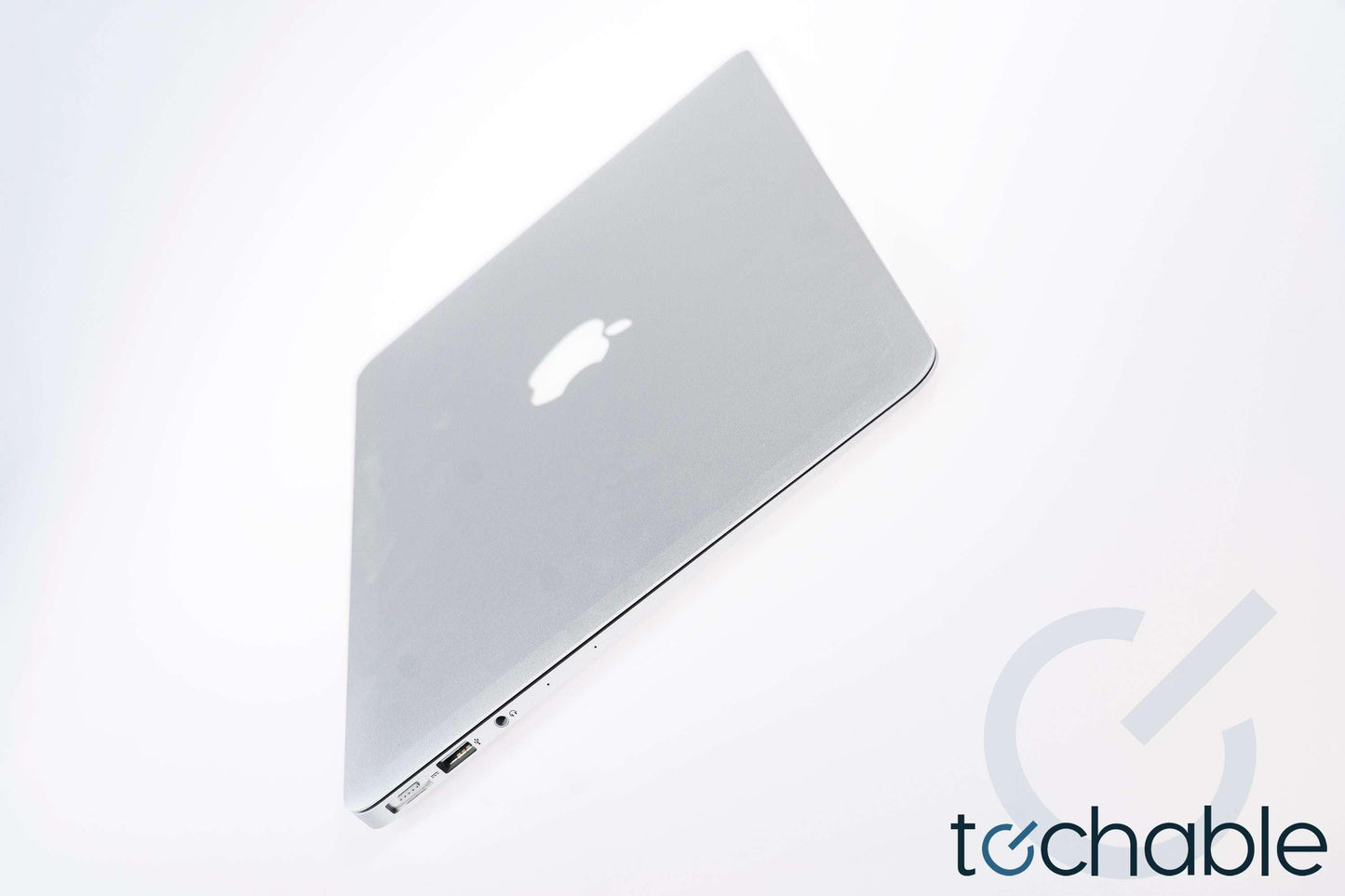 Apple MacBook Air 13-inch (Early 2015) 1.6GHz Core i5 4GB RAM MJVE2LL/A