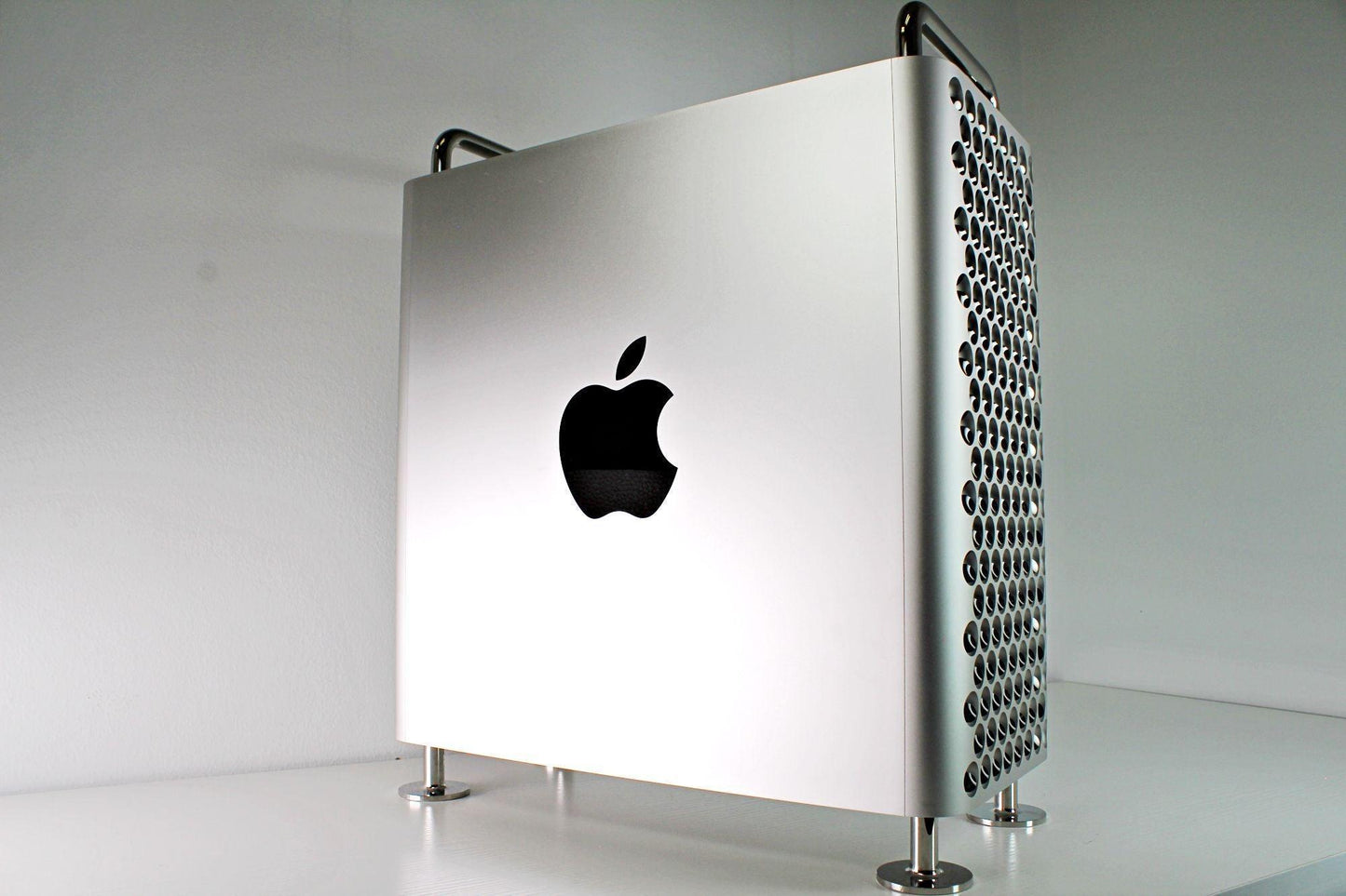 2019 Apple Mac Pro Desktop A1991 2.7GHz 24-Core