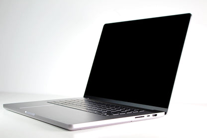 MacBook Pro (2021) 16-inch – Apple M1 Max 24-Core GPU – 64GB RAM 4TB SSD | 4 Cycles