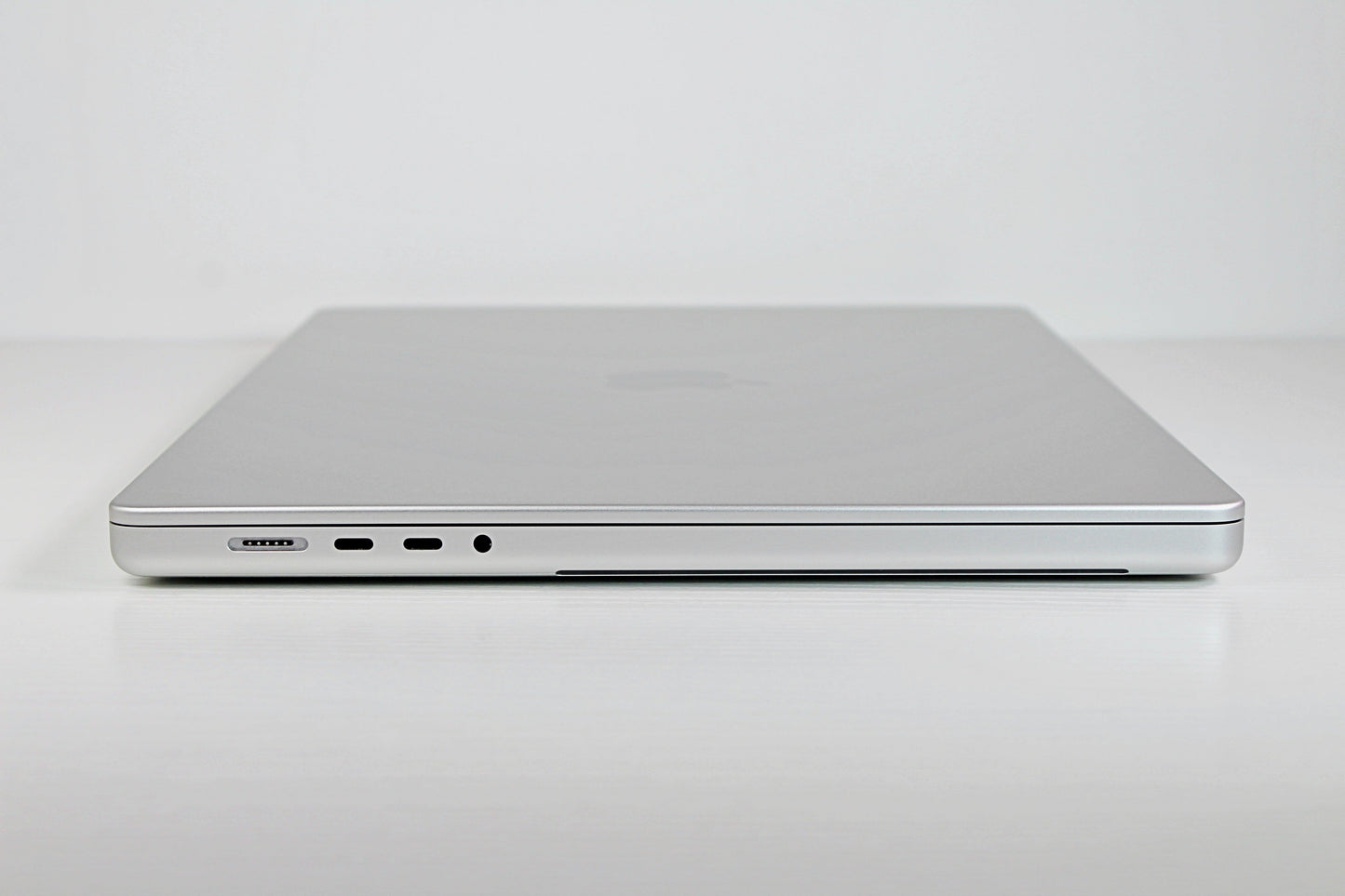 Apple MacBook Pro (2021) 16-inch M1 Max 32-Core 32GB RAM 1TB SSD Silver