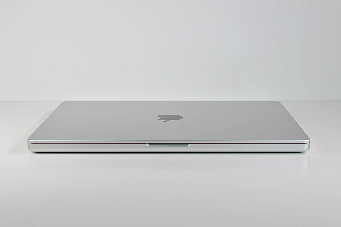 Apple MacBook Pro (2021) 14-inch M1 Max 32-Core GPU 64GB RAM 1TB SSD