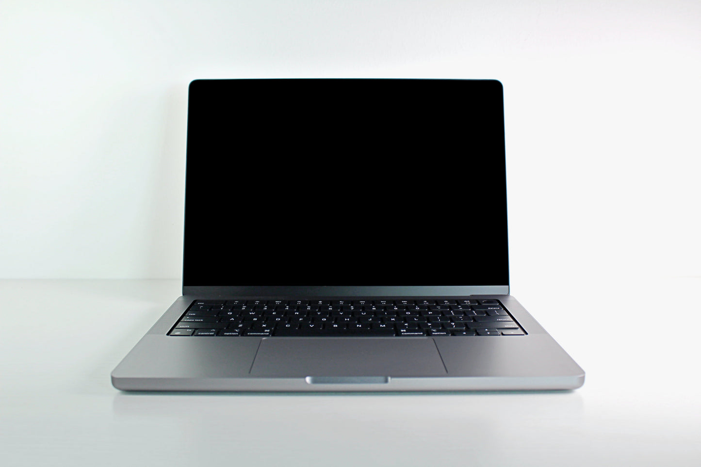MacBook Pro (2021) 14-inch – M1 Pro 16-Core GPU – 32GB RAM 1TB SSD | Like New 52 Cycles