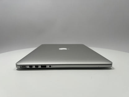 2015 MacBook Pro 15-inch i7 2.8GHz – 16GB RAM 1TB SSD AMD R9 M370X | Silver
