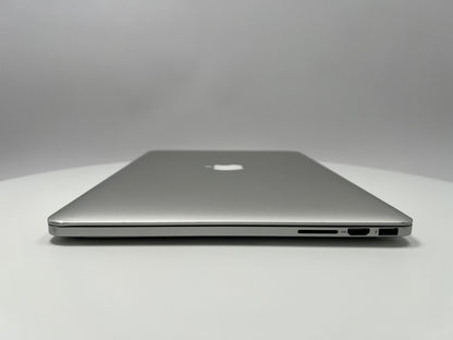 2015 MacBook Pro 15-inch i7 2.8GHz – 16GB RAM 1TB SSD AMD R9 M370X | Silver