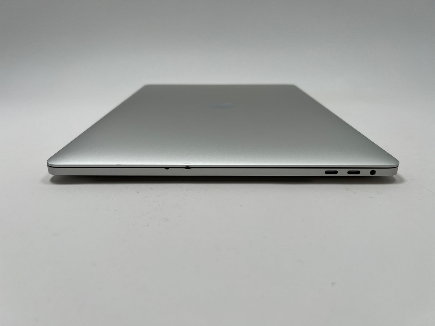 MacBook Pro (2016) 15-inch – Intel Core i7 2.9GHz – 16GB RAM 1TB SSD – For Parts or Repair
