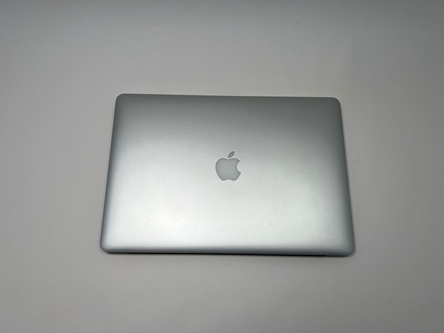 MacBook Pro (2015) 15-inch – Intel Core i7 2.8GHz – 16GB RAM 512GB SSD – Radeon R9 M370X