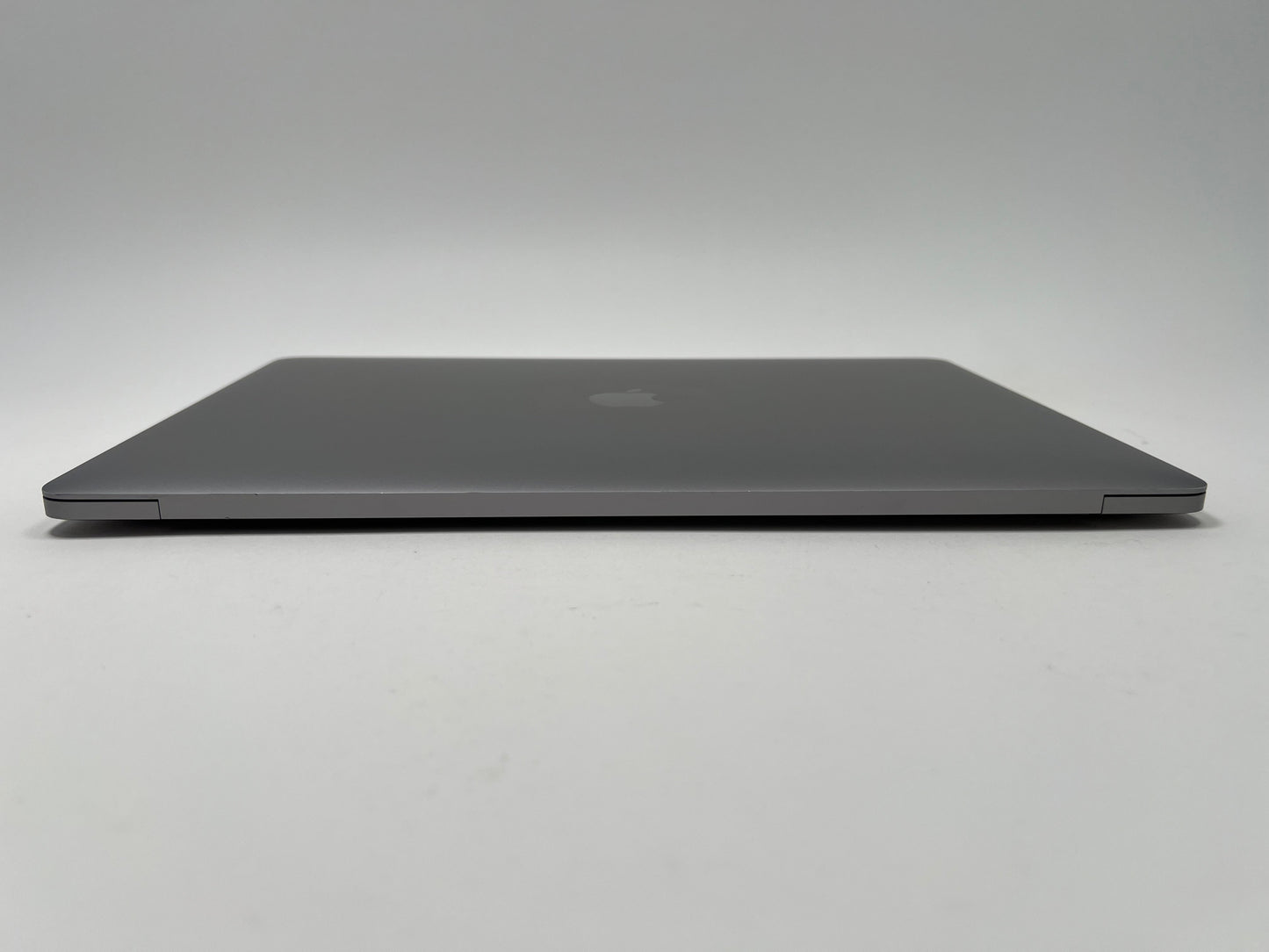 MacBook Pro (2019) 15-inch – Intel Core i7 2.6GHz – 32GB RAM 1TB SSD – Radeon Pro 555X