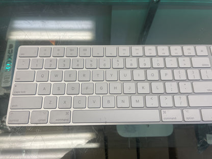 Apple Magic Keyboard with Numeric Keypad MQ052LL/A Silver – Wireless