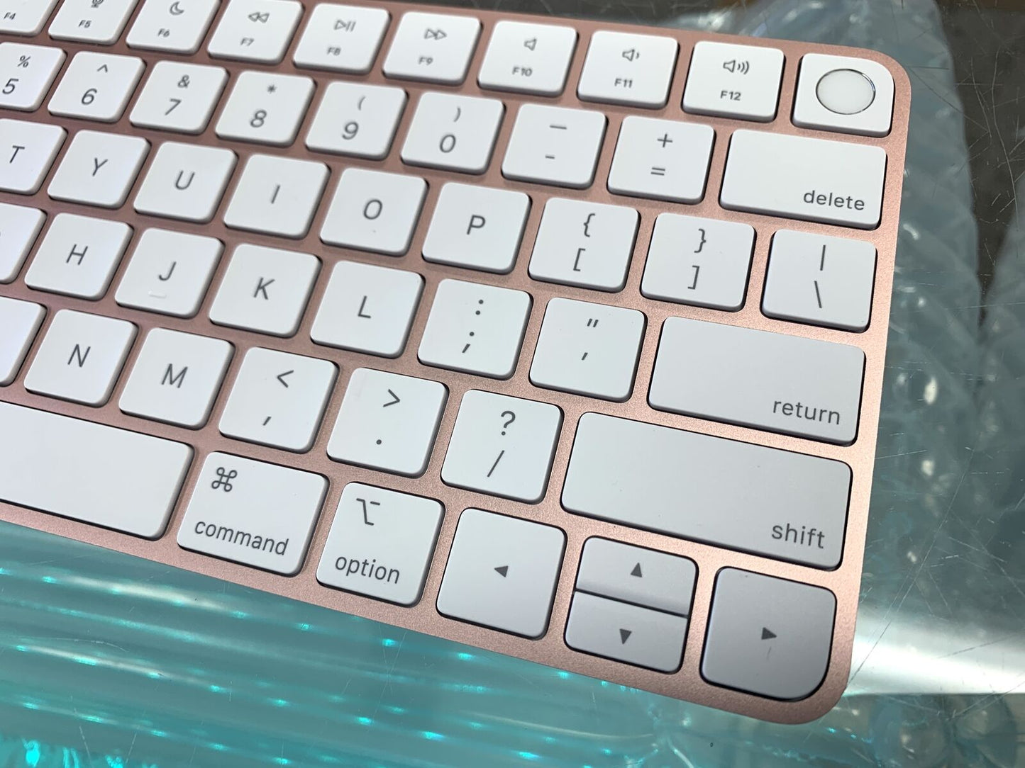 Apple Magic Keyboard (2nd Gen) Touch ID / Pink Compact A2449