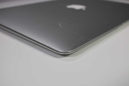 Apple MacBook Air 13-inch 2015 1.6GHz Core i5 8GB SSD (Wear & Tear Special)