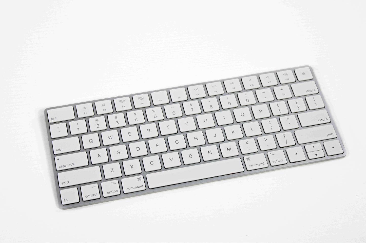 New Open Box Apple Magic Keyboard 2 Rechargeable Bluetooth Wireless A1644 MLA22LL/A