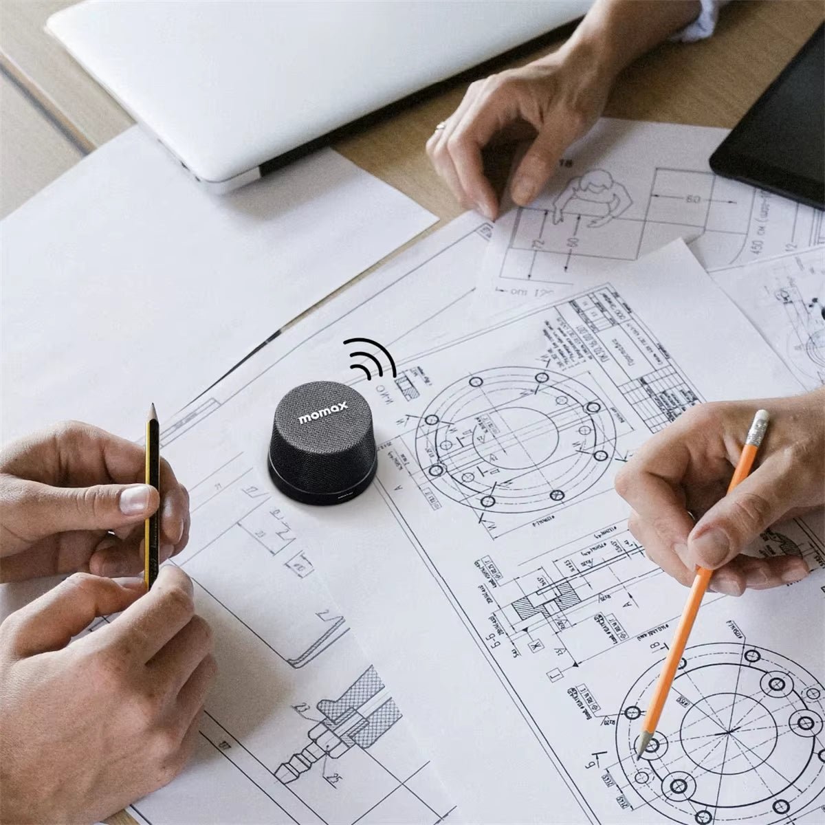 MOMAX 1 - Vibe Go: Magnetic Wireless Speaker & Phone Stand with IPX6 Waterproof Protection - Mac's Got More